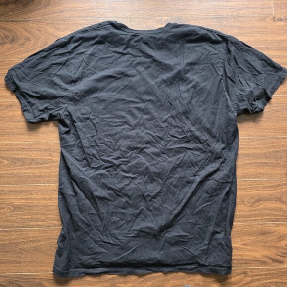 Black Graphic T-Shirt with Wolf Design - Picture 7 of 7